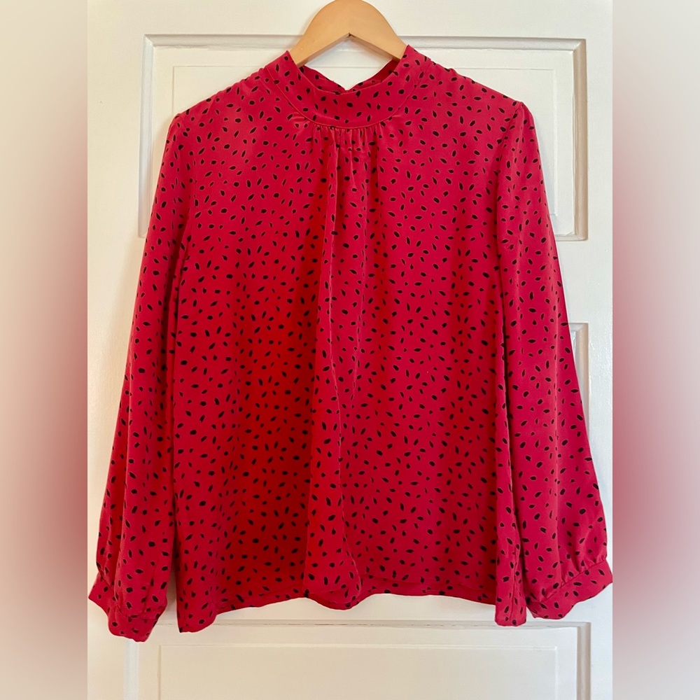 Amour Vert Red Silk Mock Neck Jeanne Blouse, Size M, Excellent Condition